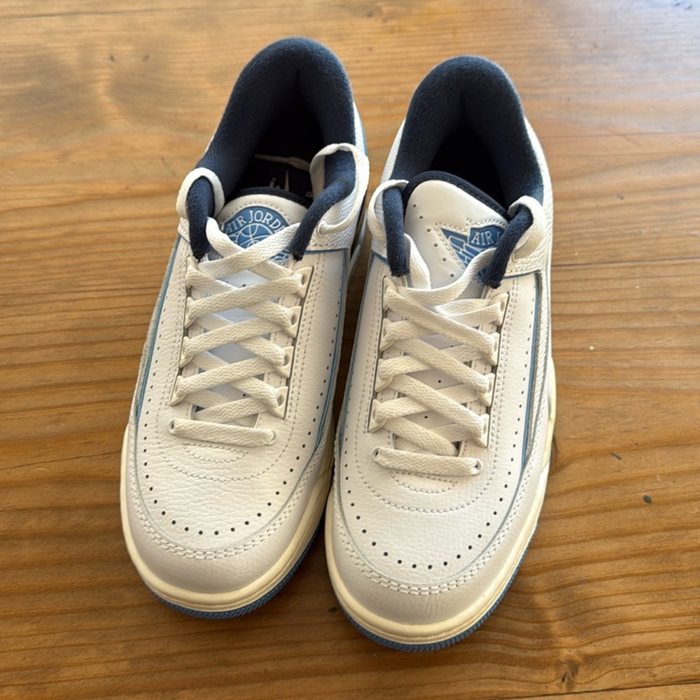 Nike Air Jordan 2 - kids - size 7Y - worn around the house once!